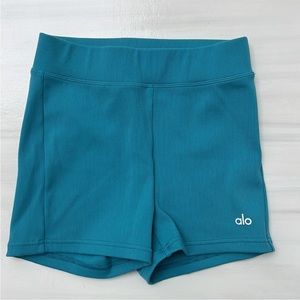 Alo Yoga Goddess Ribbed High Rise Hot Short